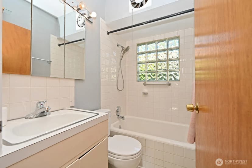 Property photo for 327 Ne 90th Street, Seattle photo 18
