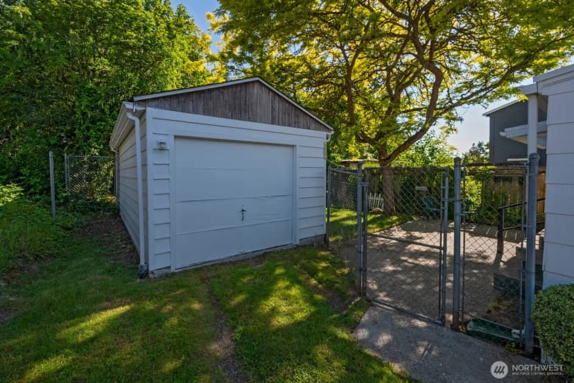 Property photo for 327 Ne 90th Street, Seattle photo 25