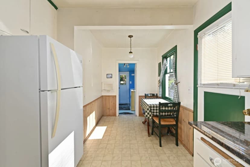 Property photo for 327 Ne 90th Street, Seattle photo 9