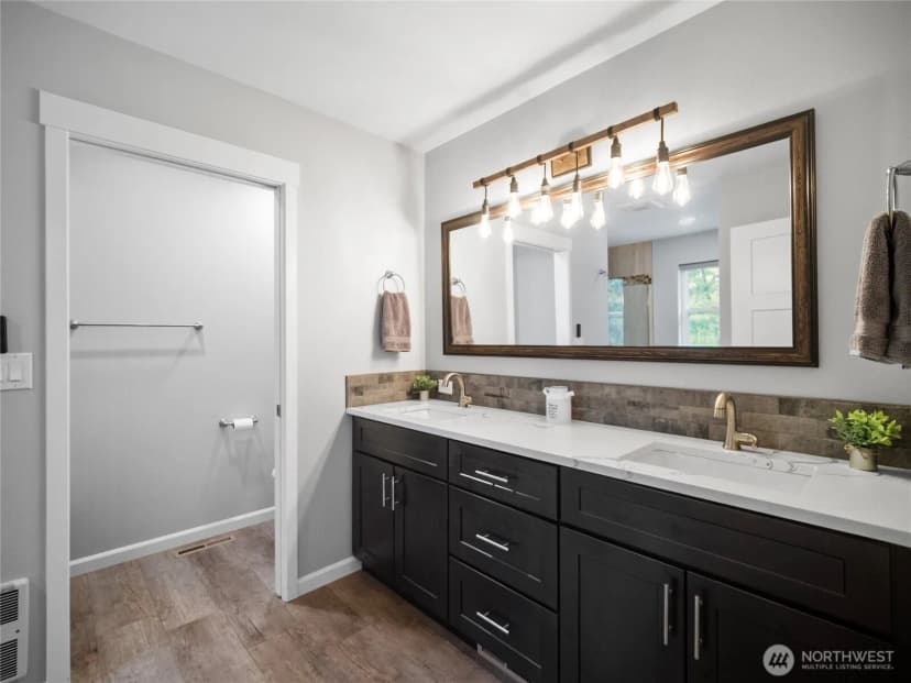 Property photo for 4988 Wallbridge Road, Deer Park photo 23