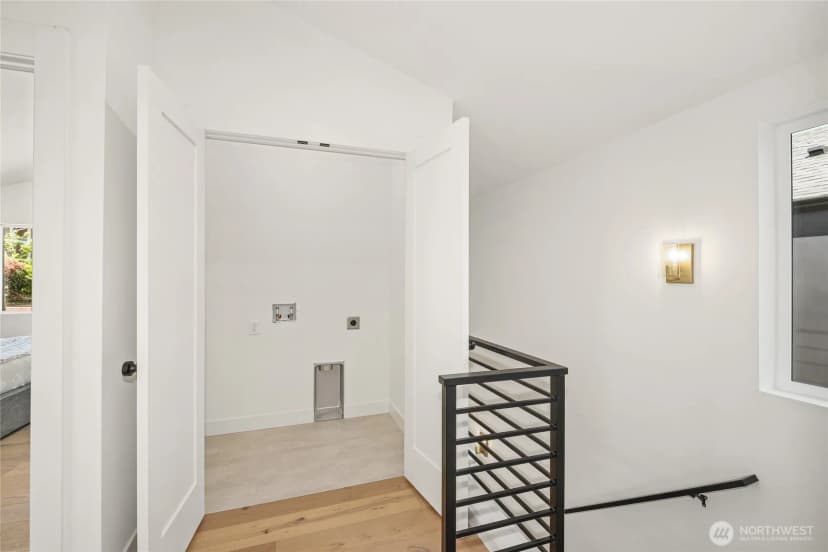 Property photo for 8103 18th Avenue Sw, Seattle photo 16