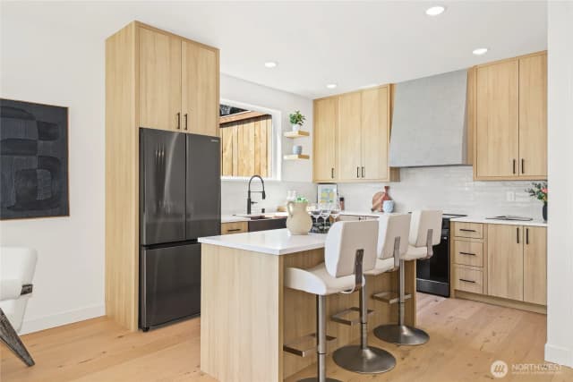 Property photo for 8103 18th Avenue Sw, Seattle photo 5