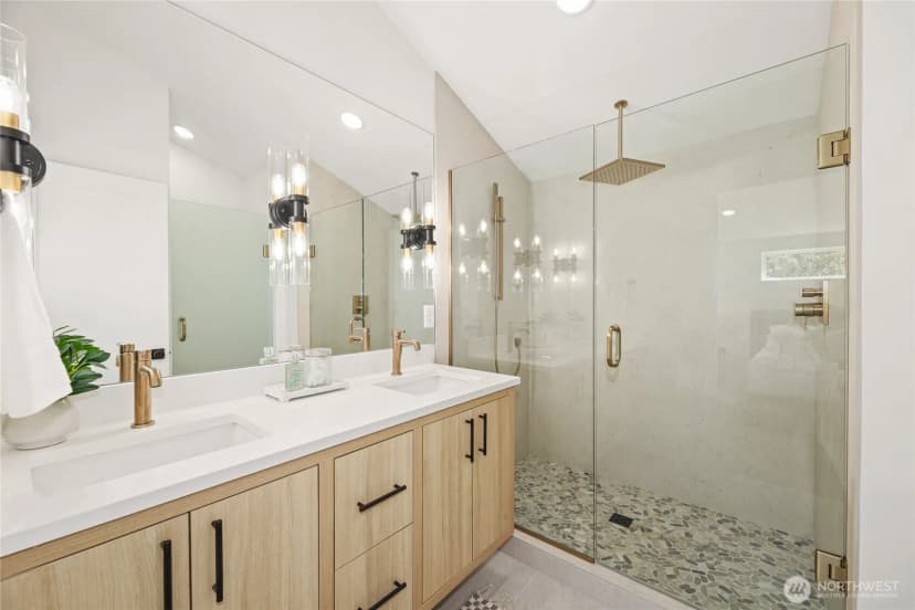 Property photo for 8103 18th Avenue Sw, Seattle photo 13