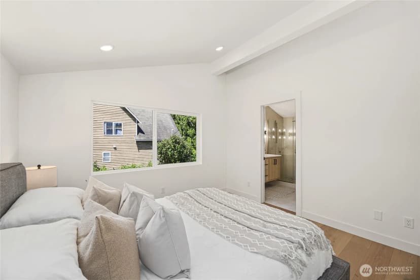 Property photo for 8103 18th Avenue Sw, Seattle photo 12