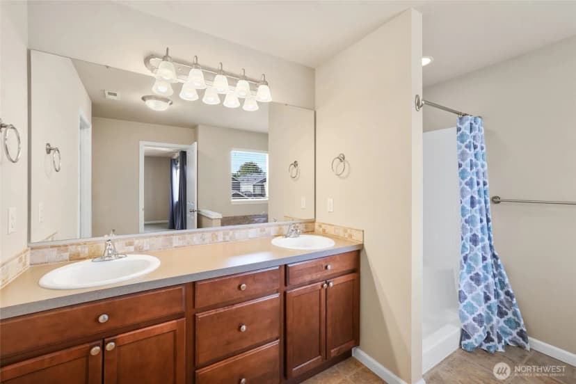Property photo for 7609 Columbia Way Ne, Lacey photo 18