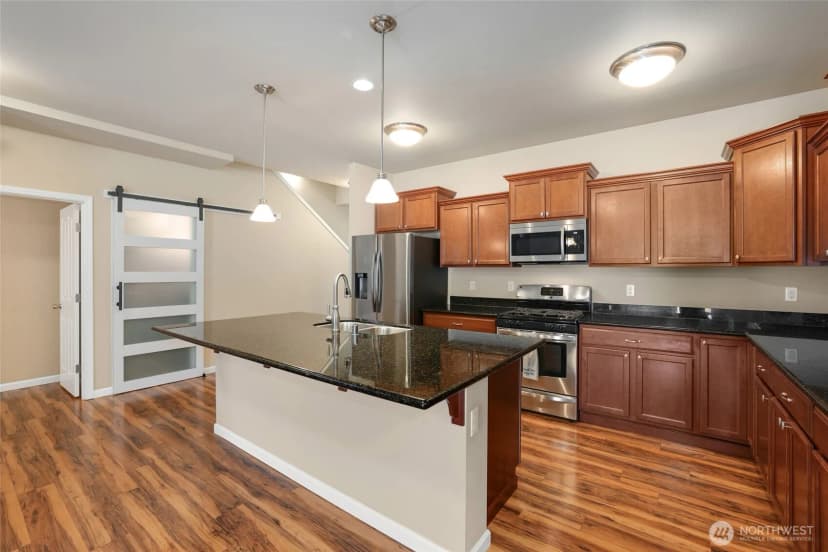 Property photo for 7609 Columbia Way Ne, Lacey photo 6