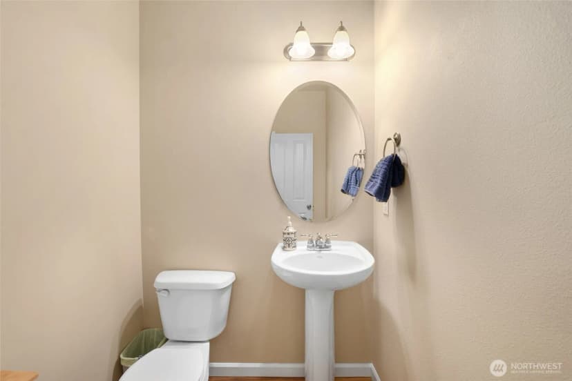 Property photo for 7609 Columbia Way Ne, Lacey photo 12