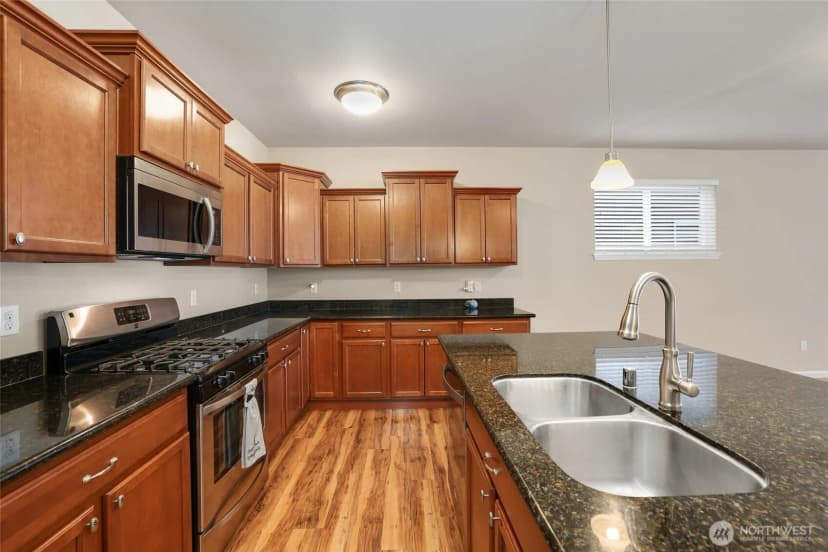 Property photo for 7609 Columbia Way Ne, Lacey photo 9