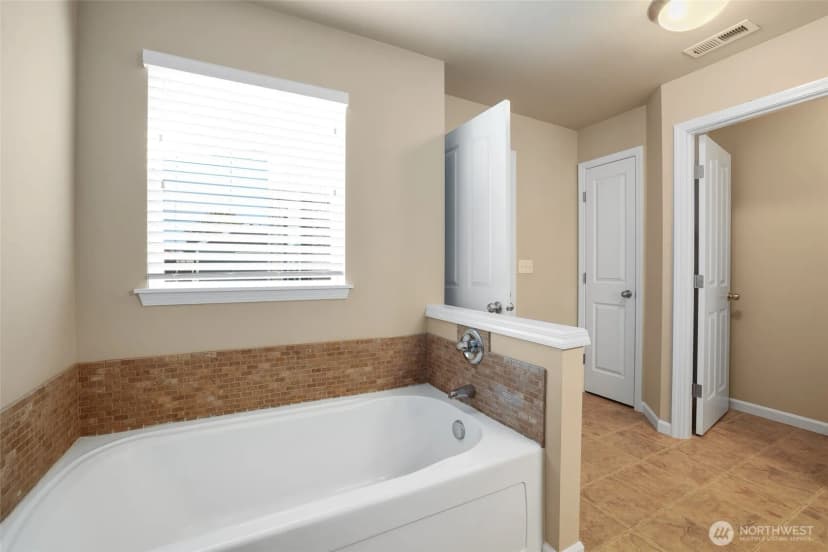 Property photo for 7609 Columbia Way Ne, Lacey photo 19