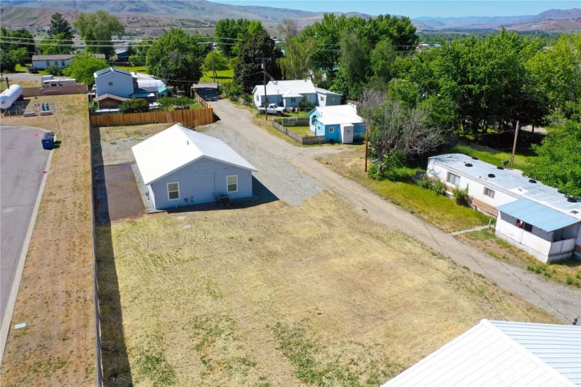 Property photo for 40 Utke Lane, Omak photo 35