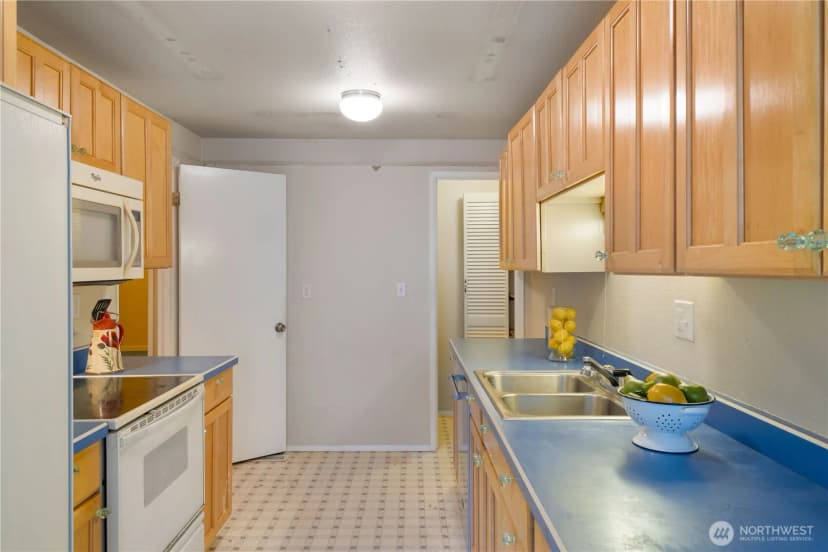 Property photo for 24727 12th Avenue S, Des Moines photo 13