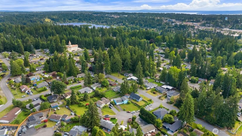 Property photo for 6301 223rd Place Sw, Mountlake Terrace photo 5