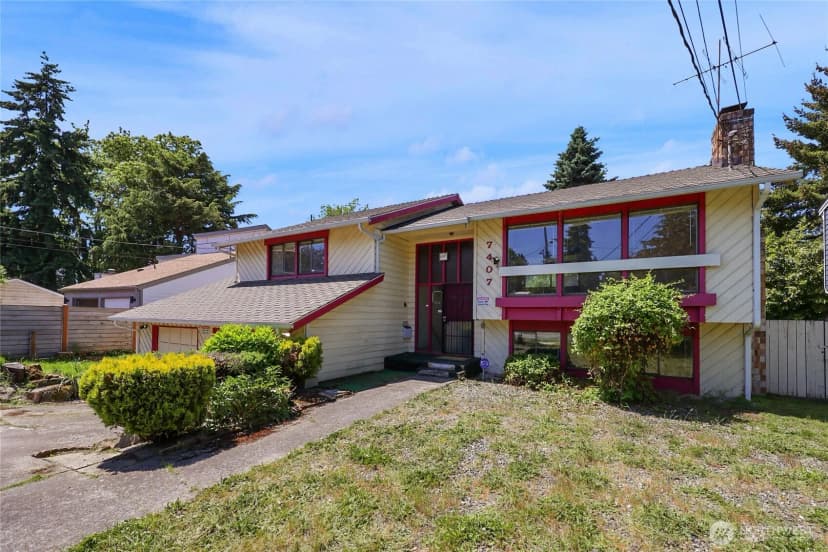 Property photo for 7407 25th Avenue Ne, Seattle photo 2
