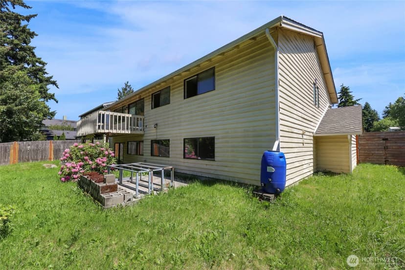 Property photo for 7407 25th Avenue Ne, Seattle photo 5