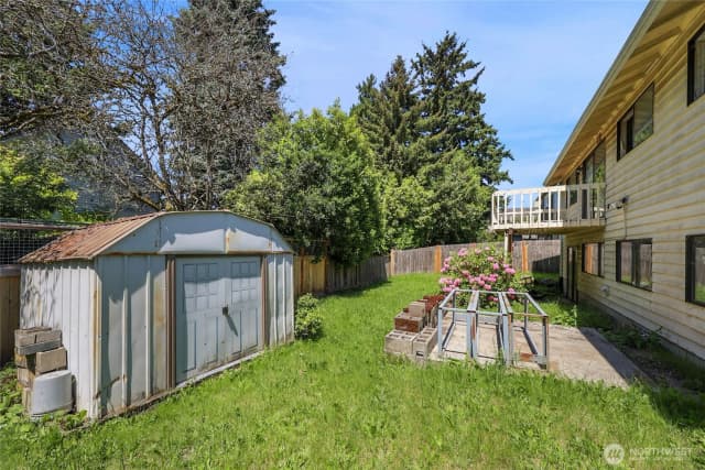 Property photo for 7407 25th Avenue Ne, Seattle photo 4