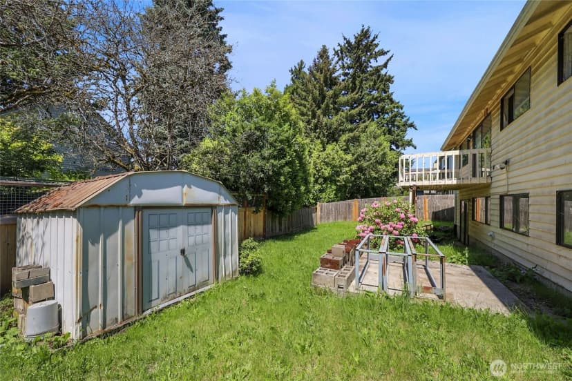 Property photo for 7407 25th Avenue Ne, Seattle photo 4