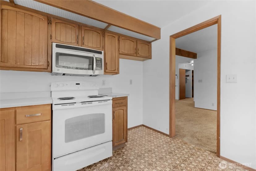 Property photo for 7407 25th Avenue Ne, Seattle photo 11