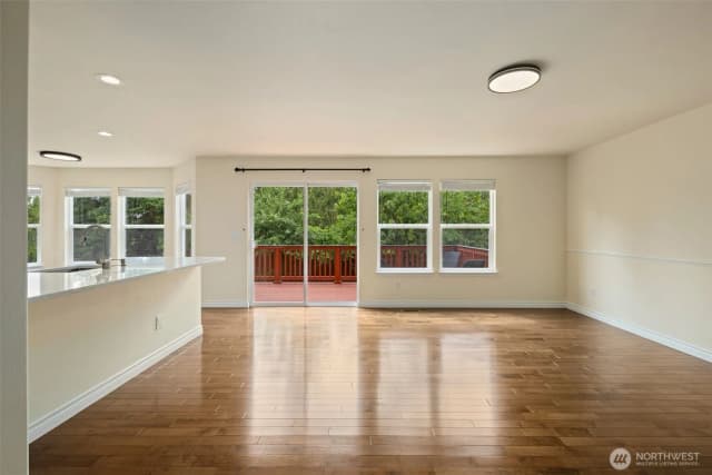 Property photo for 10129 224th Ave Ne, Redmond photo 5