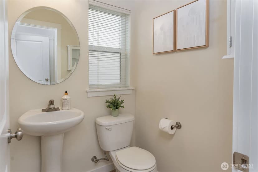 Property photo for 2433 192nd Pl Sw, Lynnwood photo 8