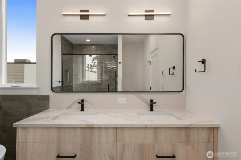 Property photo for 564 Lee Street, Seattle photo 19