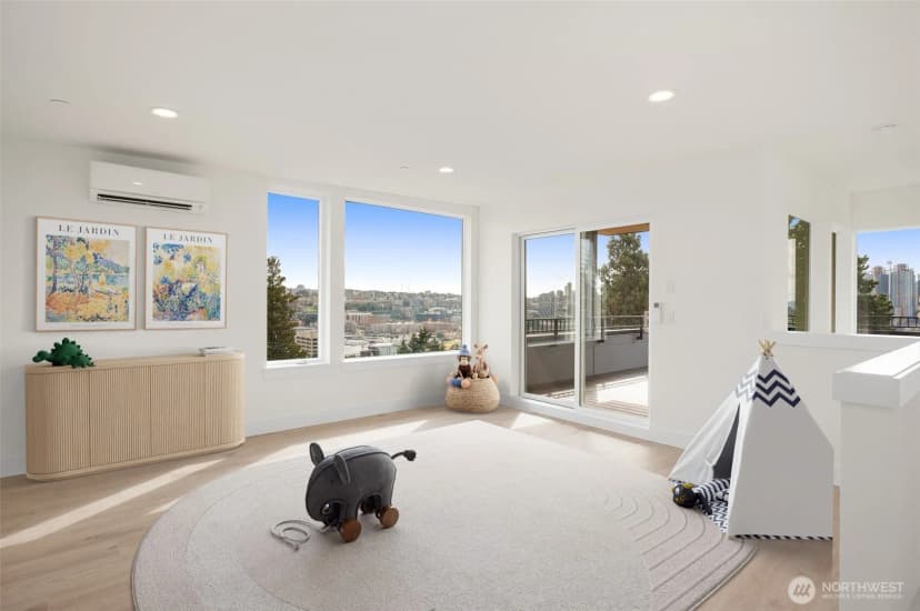 Property photo for 564 Lee Street, Seattle photo 25
