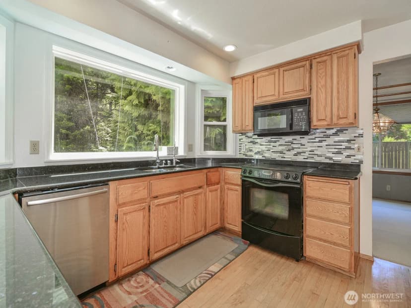 Property photo for 904 187th Place Sw, Lynnwood photo 16