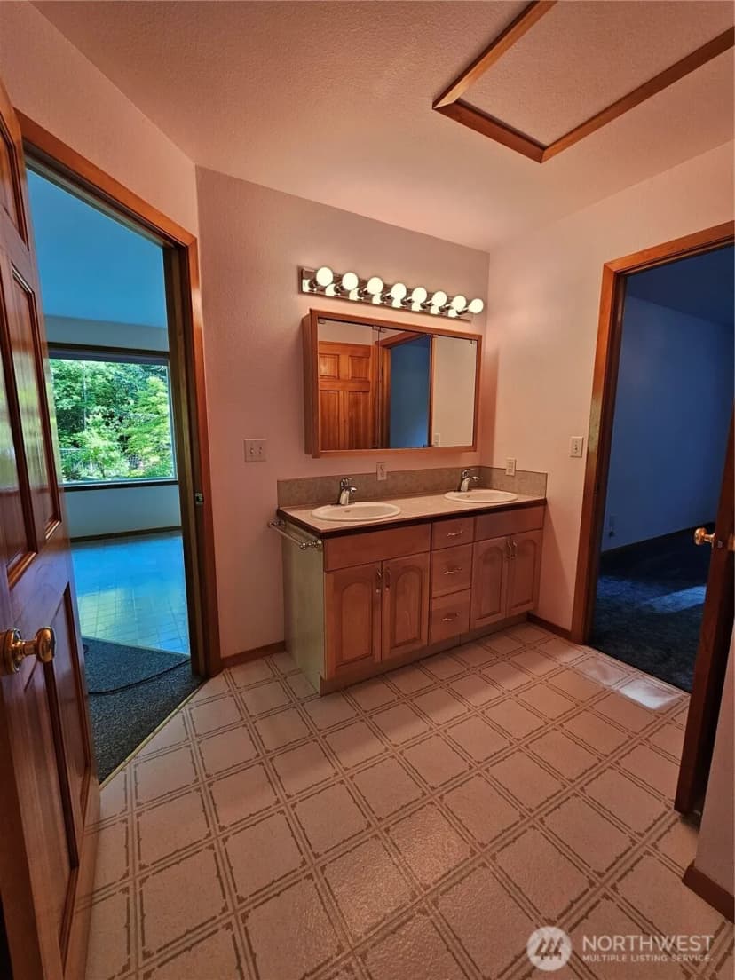 Property photo for 118 Foxglove Lane, Morton photo 27