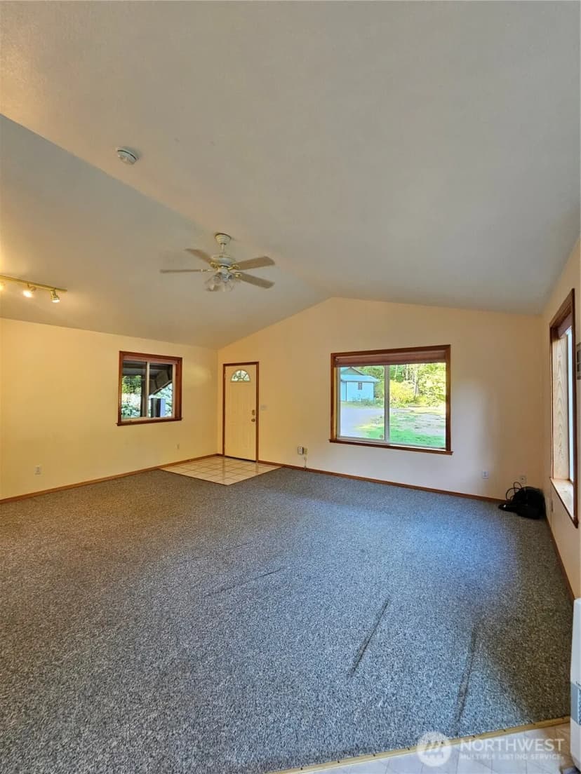 Property photo for 118 Foxglove Lane, Morton photo 22