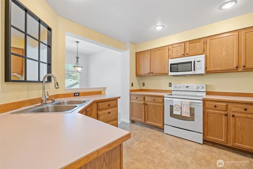 Property photo for 16703 Graystone Drive, Lynnwood photo 10