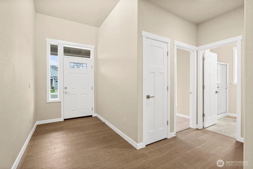 Property photo for 9641 7th Avenue Se, Lacey photo 2