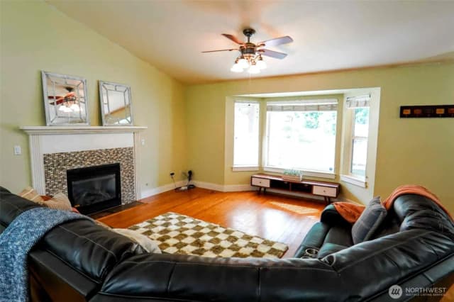 Property photo for 13704 Daybreak Place Nw, Silverdale photo 5