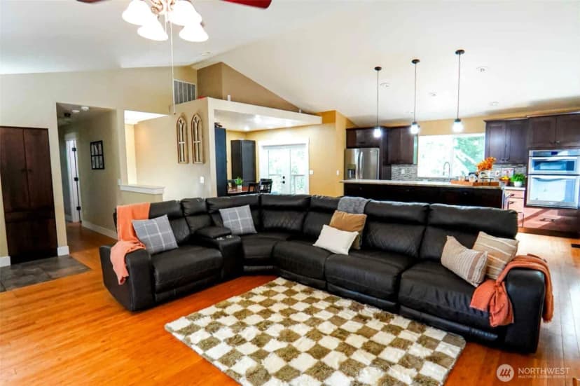 Property photo for 13704 Daybreak Place Nw, Silverdale photo 4