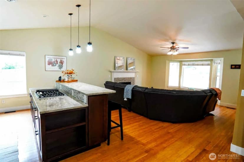 Property photo for 13704 Daybreak Place Nw, Silverdale photo 11
