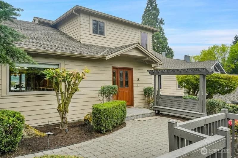 Property photo for 2423 61st Avenue Se, Mercer Island photo 4