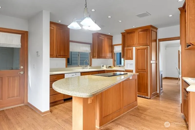 Property photo for 2423 61st Avenue Se, Mercer Island photo 7