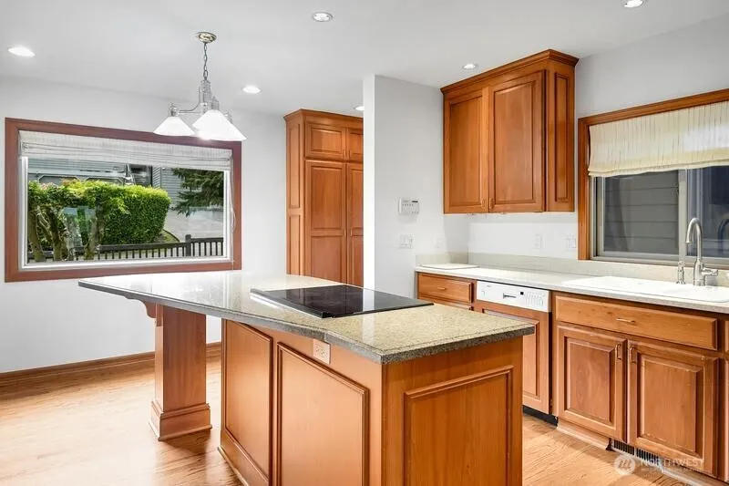 Property photo for 2423 61st Avenue Se, Mercer Island photo 6