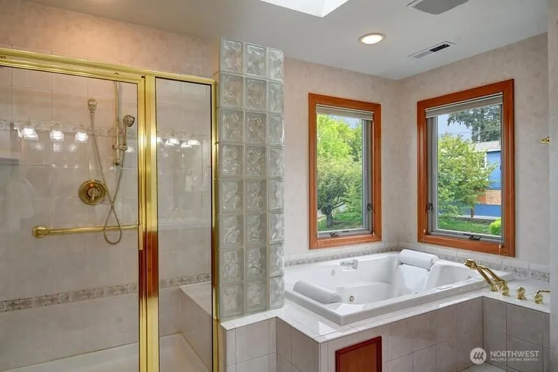 Property photo for 2423 61st Avenue Se, Mercer Island photo 17