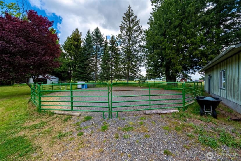 Property photo for 1814 Newkirk Road, Ferndale photo 25