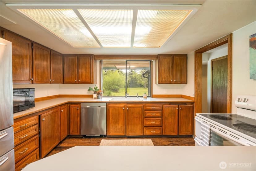 Property photo for 1814 Newkirk Road, Ferndale photo 10
