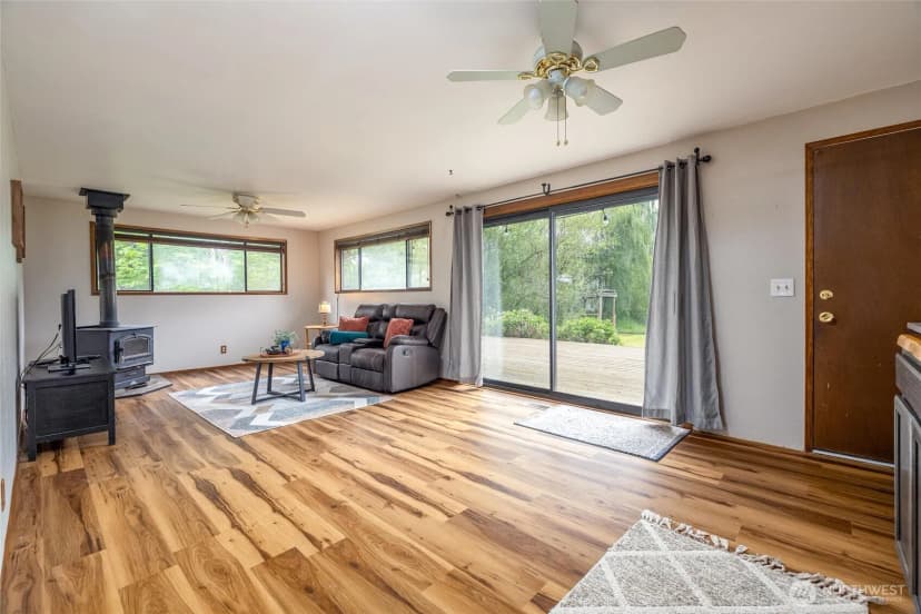 Property photo for 1814 Newkirk Road, Ferndale photo 13