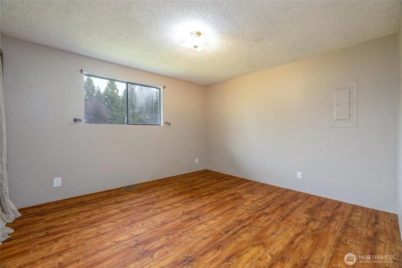 Property photo for 1814 Newkirk Road, Ferndale photo 18