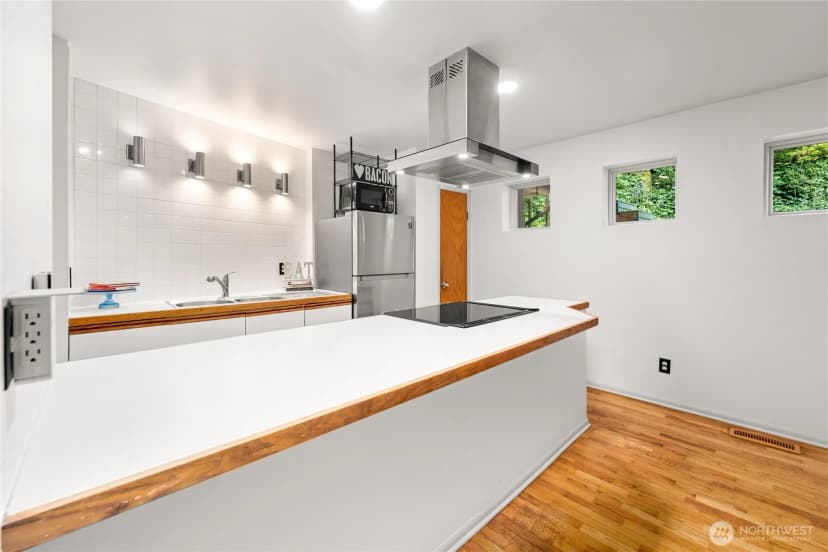 Property photo for 11130 Seola Beach Drive Sw, Seattle photo 13