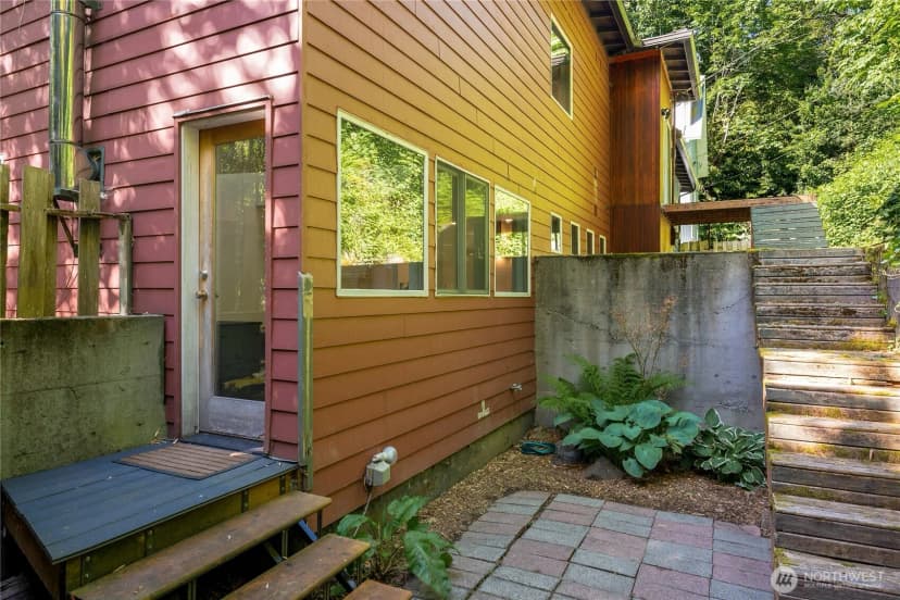 Property photo for 11130 Seola Beach Drive Sw, Seattle photo 32