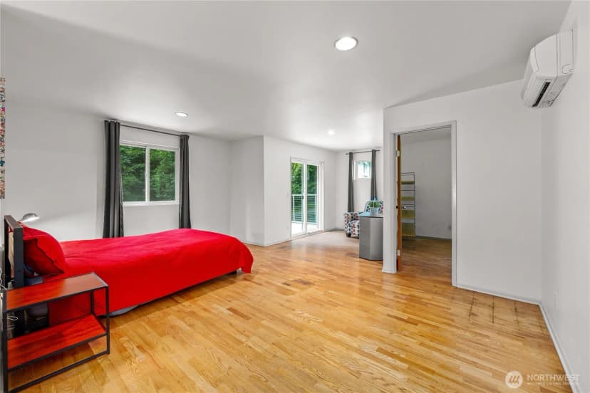 Property photo for 11130 Seola Beach Drive Sw, Seattle photo 19