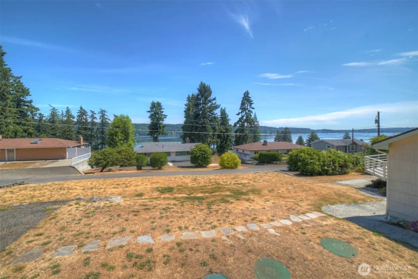Property photo for 5731 Madrona Avenue Ne, Bremerton photo 9
