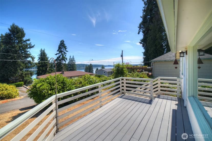 Property photo for 5731 Madrona Avenue Ne, Bremerton photo 3