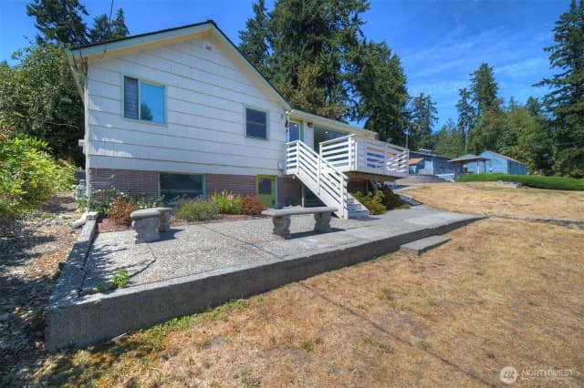 Property photo for 5731 Madrona Avenue Ne, Bremerton photo 4