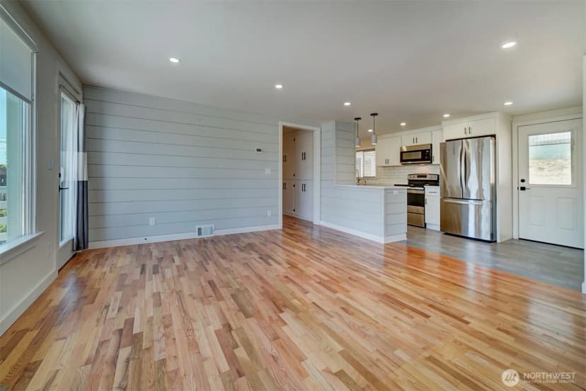 Property photo for 5731 Madrona Avenue Ne, Bremerton photo 13