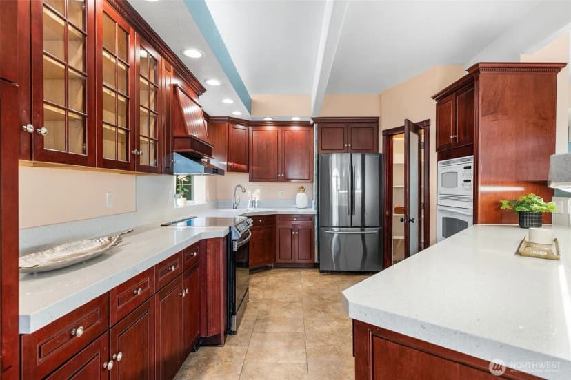 Property photo for 1550 N Narrows Drive, Tacoma photo 11