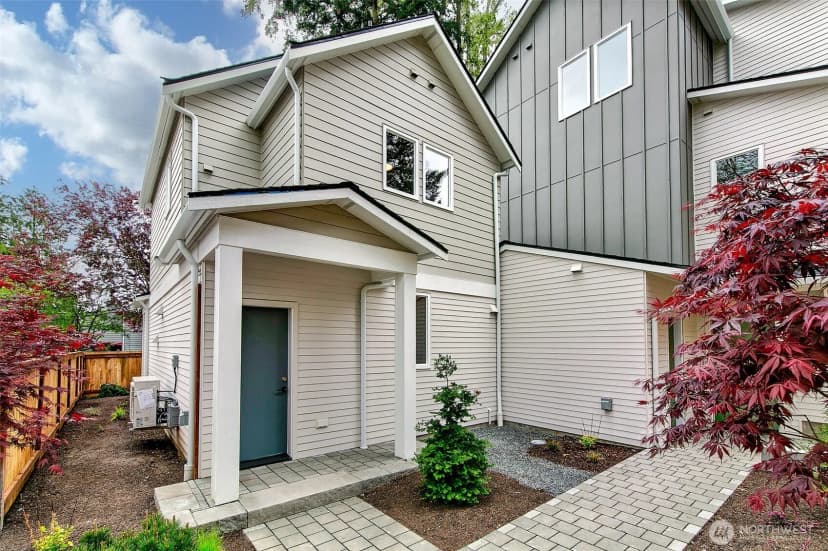 Property photo for 704 N 107th Street, Seattle photo 20